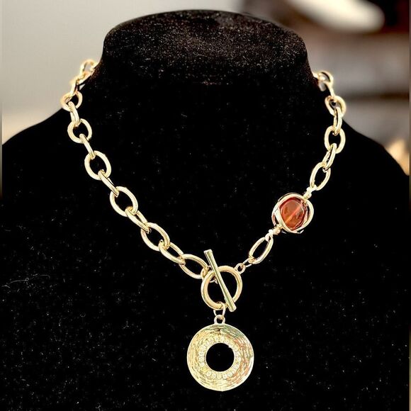 A DAZZLING STATEMENT GOLD TOGGLE NECKLACE WITH A CITRINE COLOR BEAD STONE - Picture 1 of 3